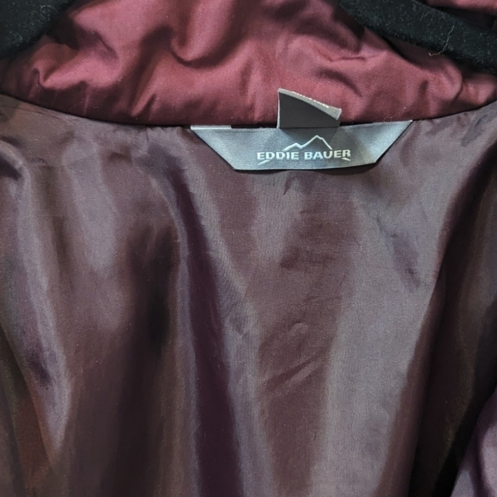 Eddie Bauer Quilted Lightweight Four Seasons Water Repellent Puffer Jacket (M) - Picture 8 of 9